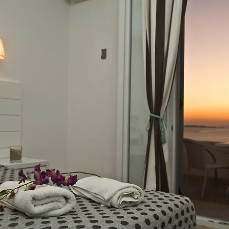 コリゴナ 2* Mykonos Town